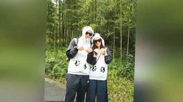探索冷知识的黑色修身长袖上衣搭配浅蓝色破洞牛仔裤,大方休闲舒适,是你喜欢的风格吗?平台